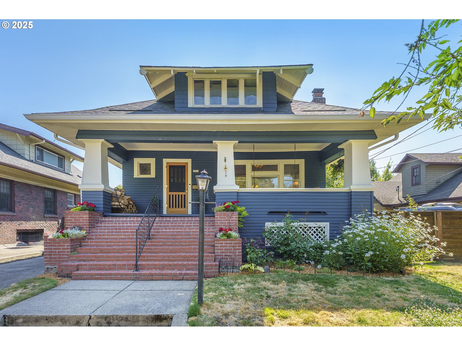 Property Photo: 2934 NE 26th Ave OR 97212