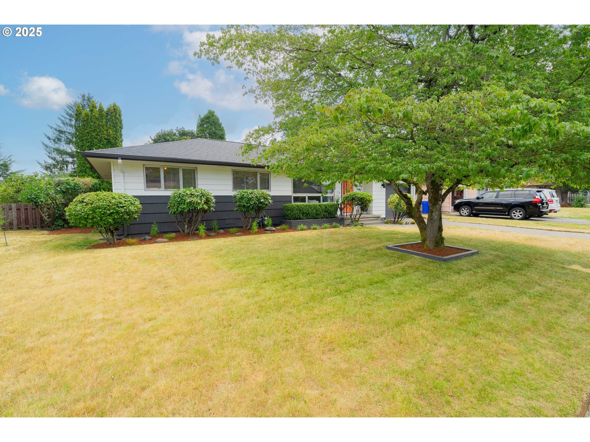 Property Photo: 2146 SE 185th Ave OR 97233