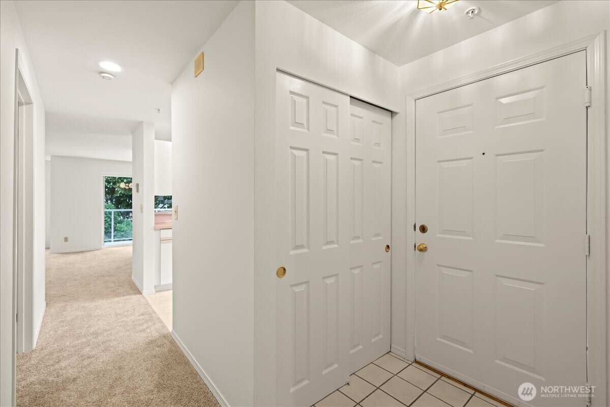 Property Photo:  1700  12th Avenue S 207  WA 98144 
