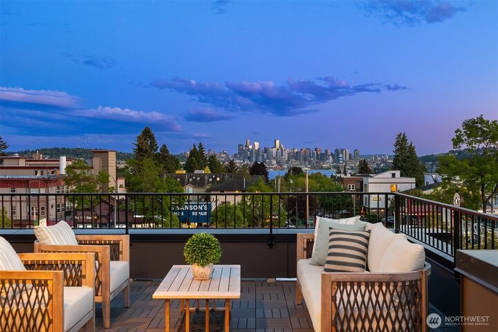Property Photo: 4520 Corliss Avenue N B WA 98103