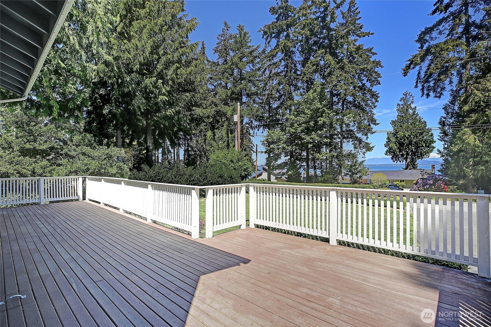 Property Photo: 366 Tillicum Way WA 98282
