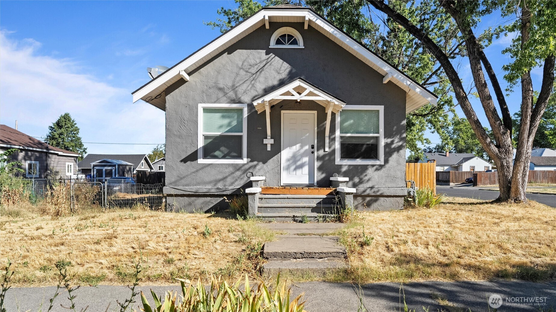 Property Photo: 902 Emma Street WA 99362