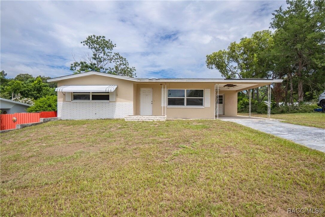 Property Photo:  22 S Monroe Street  FL 34465 
