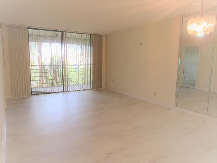 Property Photo: 4640 Lucerne Lakes Boulevard 206 FL 33467