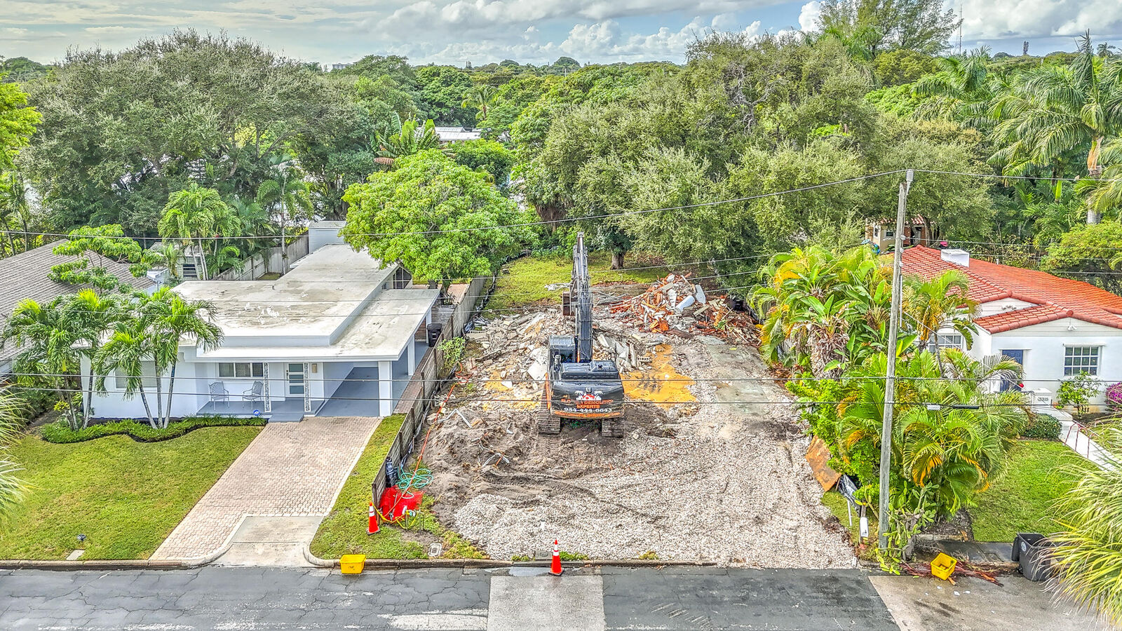 Property Photo: 3309 Floral Avenue FL 33407