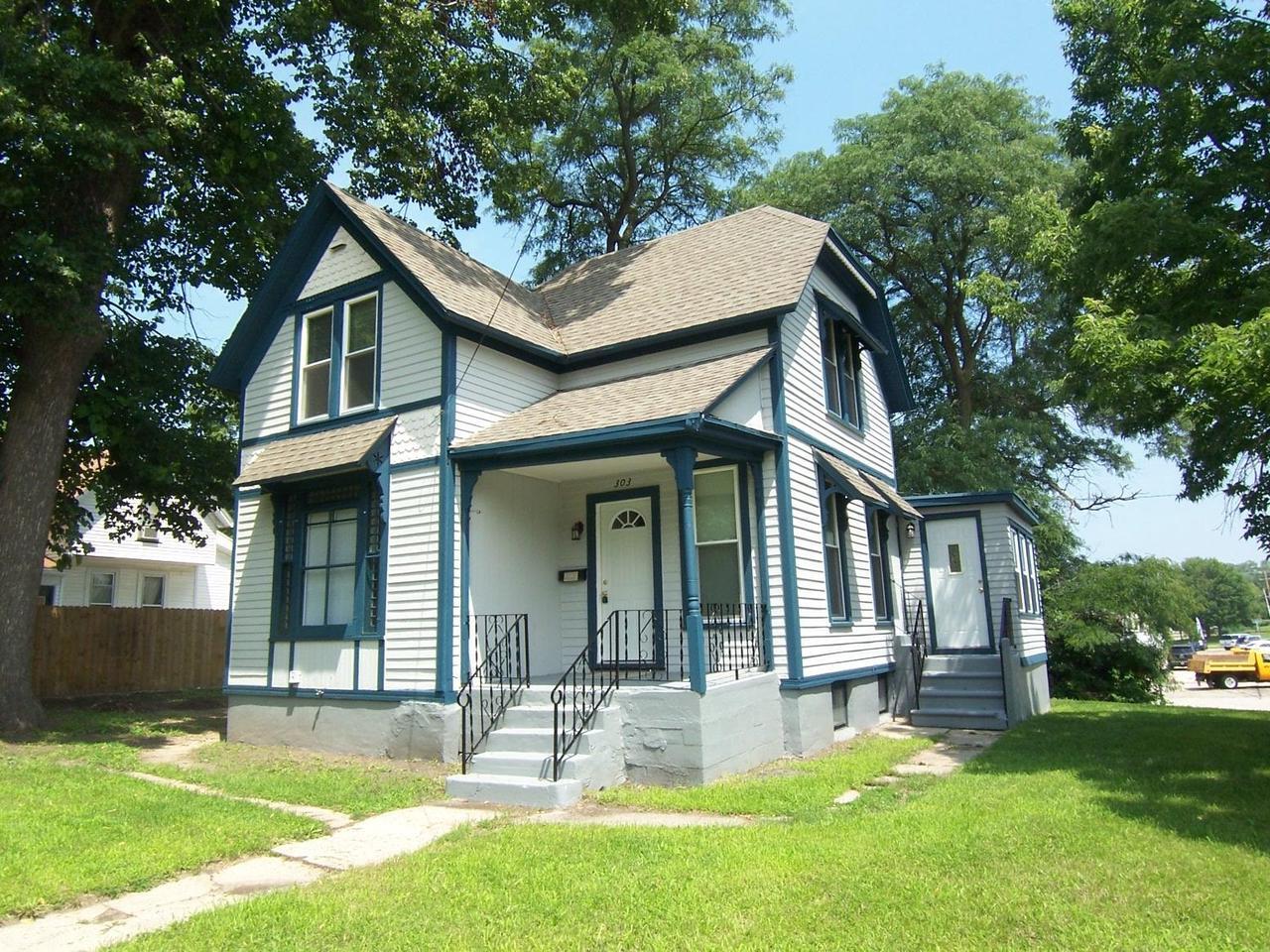 Property Photo: 303 Wisconsin Avenue WI 53511