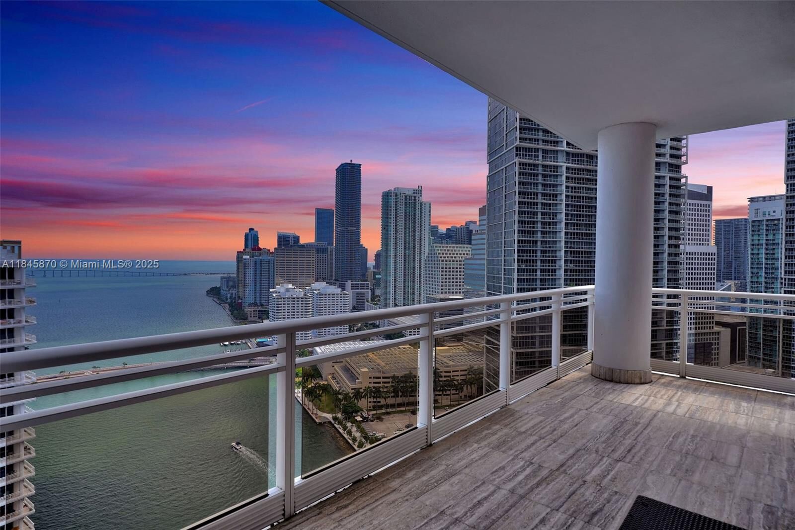 Property Photo: 901 Brickell Key Blvd 3204 FL 33131