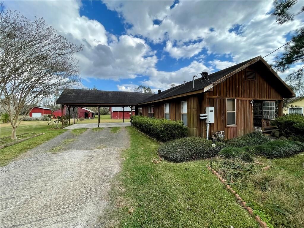 Property Photo:  704 N Division Street N  LA 70633 