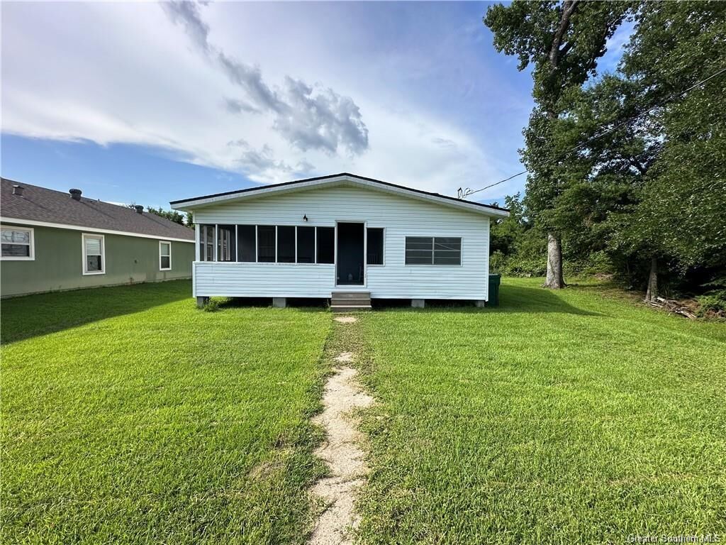 Property Photo: 616 Lee Street LA 70669