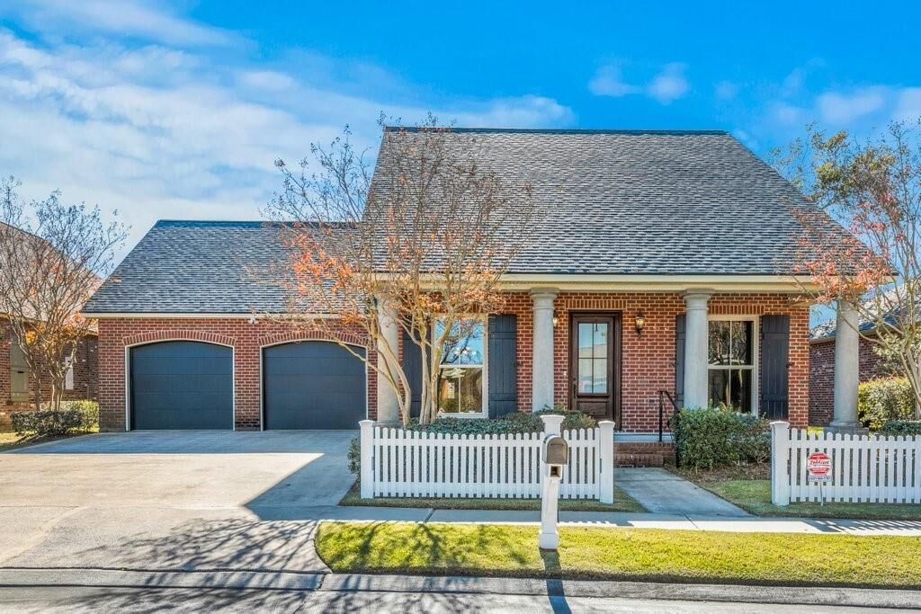 Property Photo:  5960 Camellia Place  LA 70605 