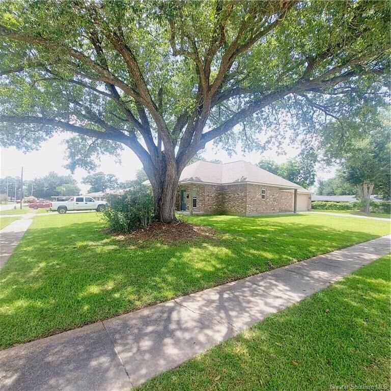 Property Photo: 805 Royal Street LA 70607