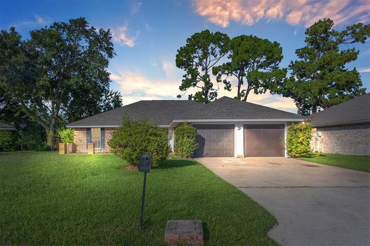 Property Photo:  1736 Illinois Street  LA 70607 