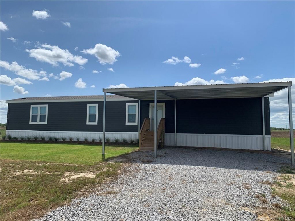 Property Photo: 845 Main Street LA 70650