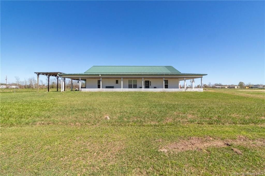 Property Photo: 168 Constance Road LA 70607