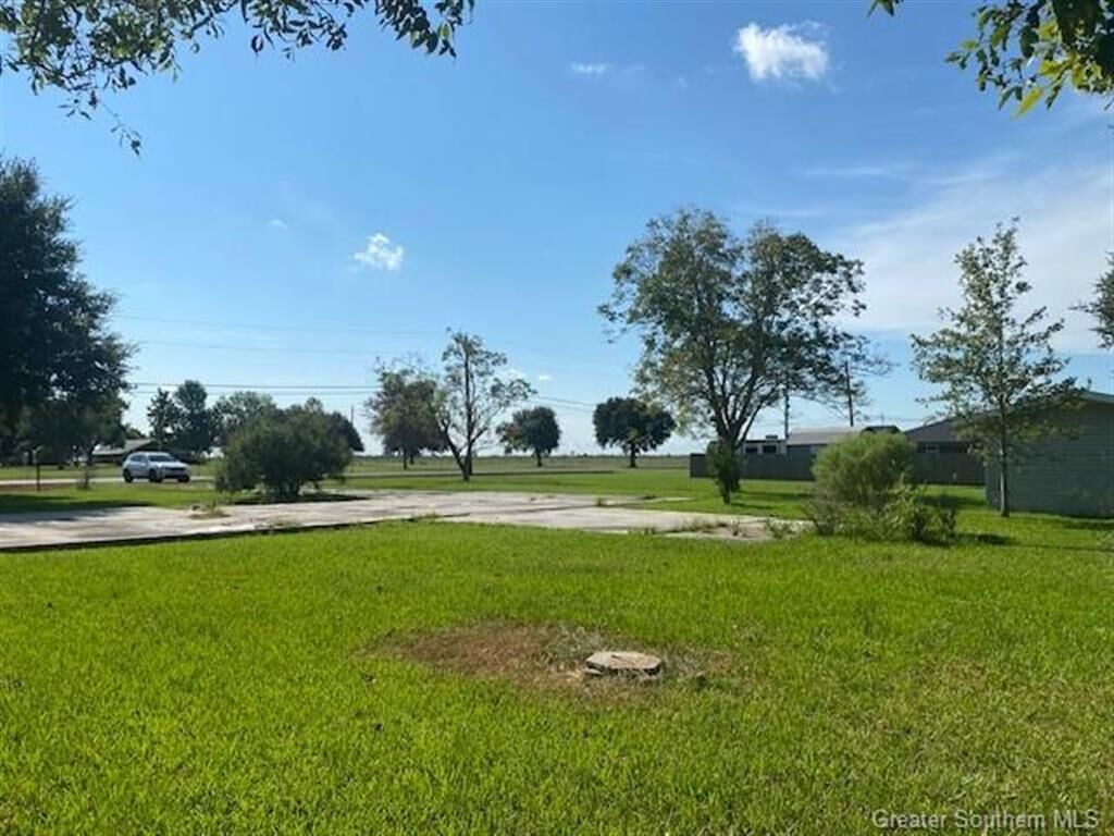 Property Photo: 6702 Estate Lane LA 70607