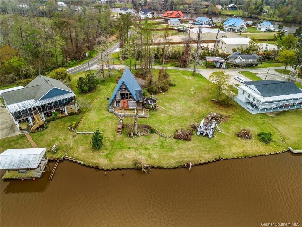 Property Photo: 1465 S Perkins Ferry Road S LA 70611