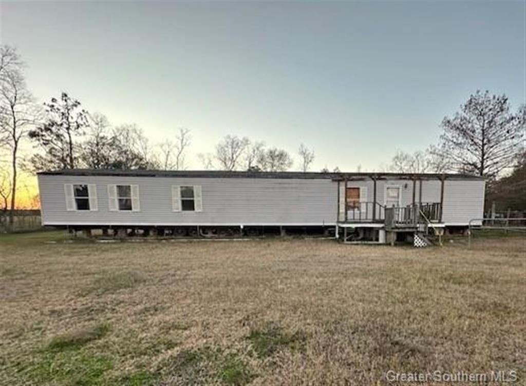 Property Photo: 6459 Topsy Bell Road LA 70657