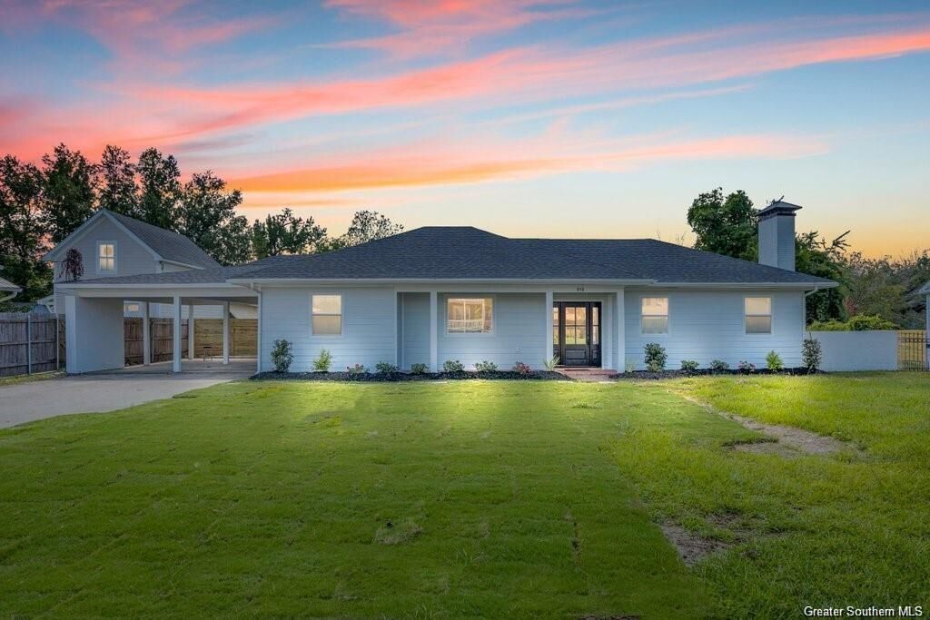 Property Photo: 819 Touchy Street LA 70601