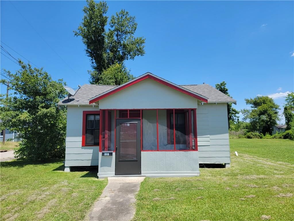 Property Photo:  417 S Cherry Street S  LA 70601 