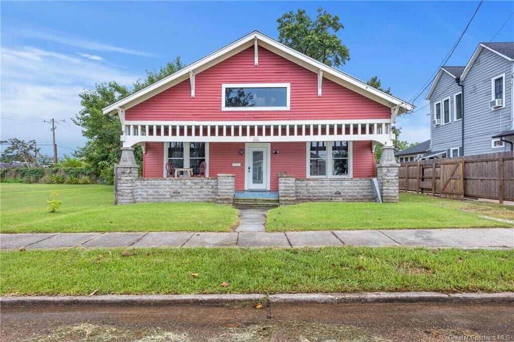 Property Photo:  422 Peake Street  LA 70601 