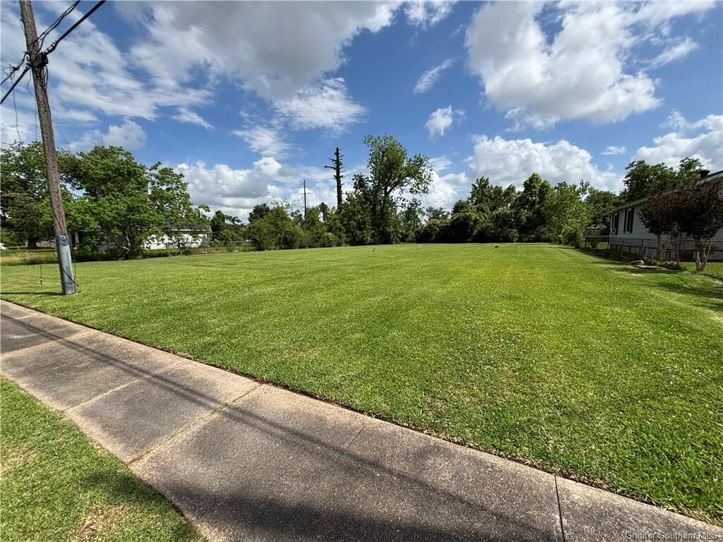 Property Photo:  1306 17th St. Street  LA 70601 