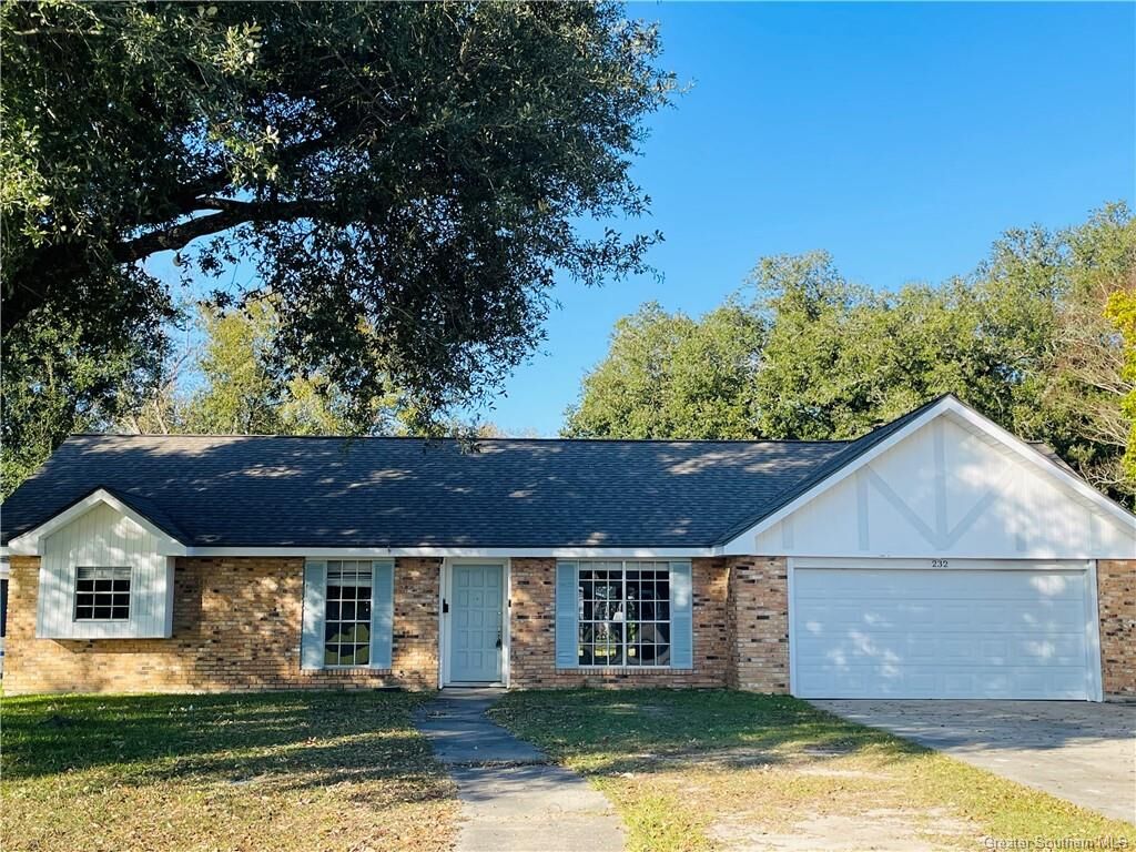 Property Photo: 232 Vanessa Avenue LA 70605