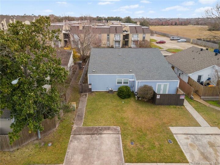 Property Photo: 1709 Fox Run Drive LA 70605
