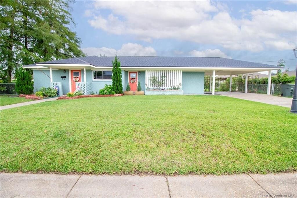 Property Photo:  907 Audubon Street  LA 70605 