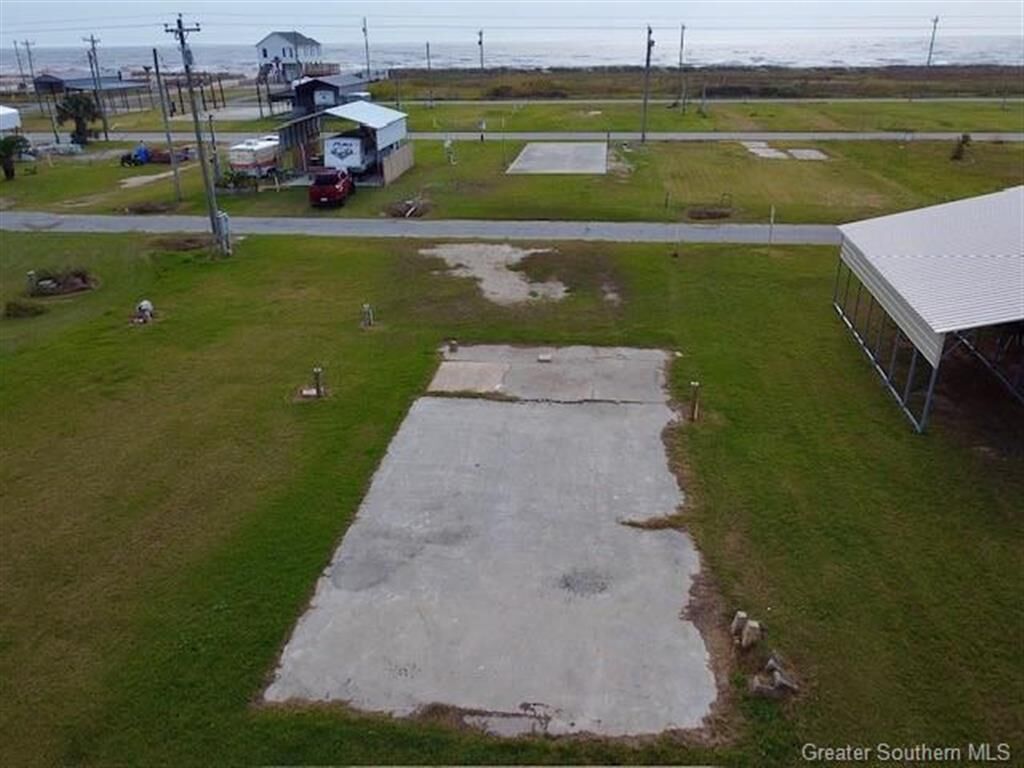 Property Photo: 2106 Heron Street LA 70631
