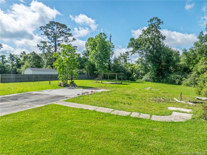 Property Photo: 2235 Pinewood Drive LA 70607