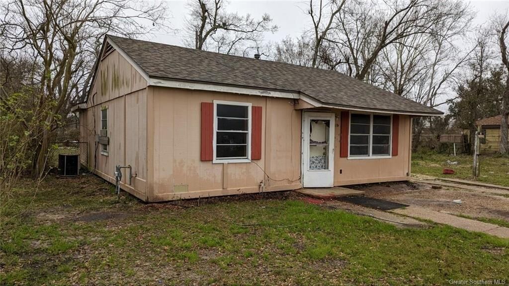 Property Photo:  2416 9th Street  LA 70601