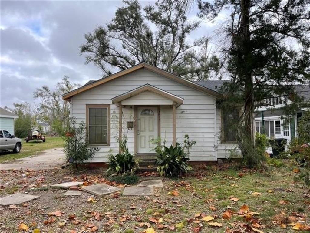Property Photo: 3911 Auburn Street LA 70607
