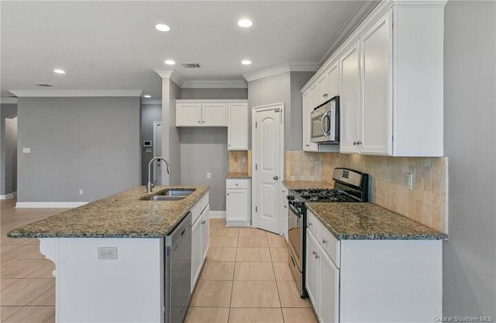 Property Photo:  230 Aston Lane  LA 70665 