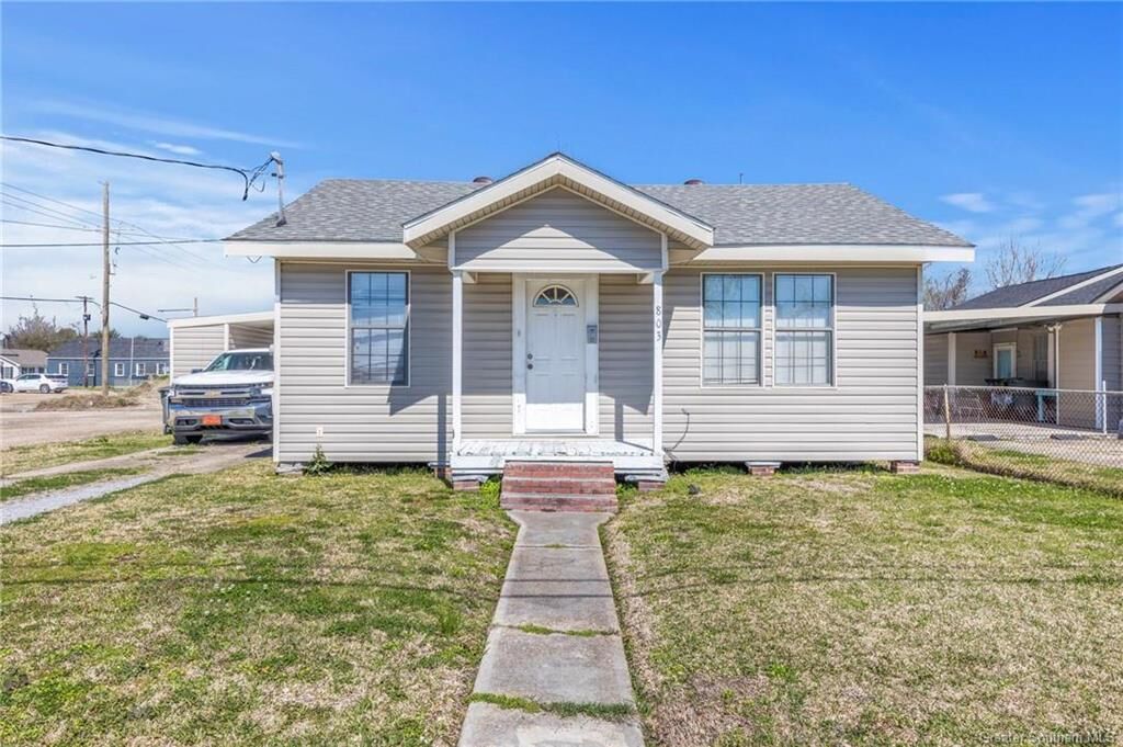 Property Photo:  803 Orange Street  LA 70601 
