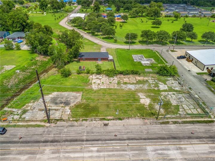 Property Photo:  2101 Gerstner Memorial Drive  LA 70601 