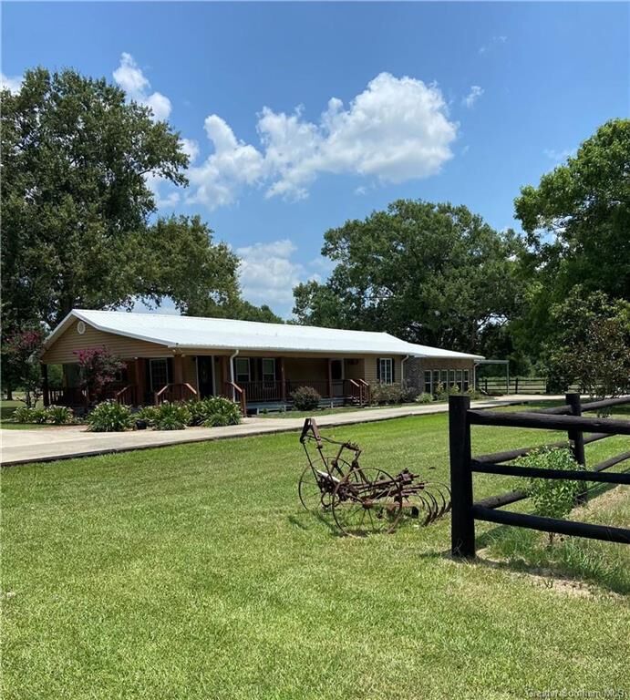 Property Photo: 422 Armstrong Street LA 70591