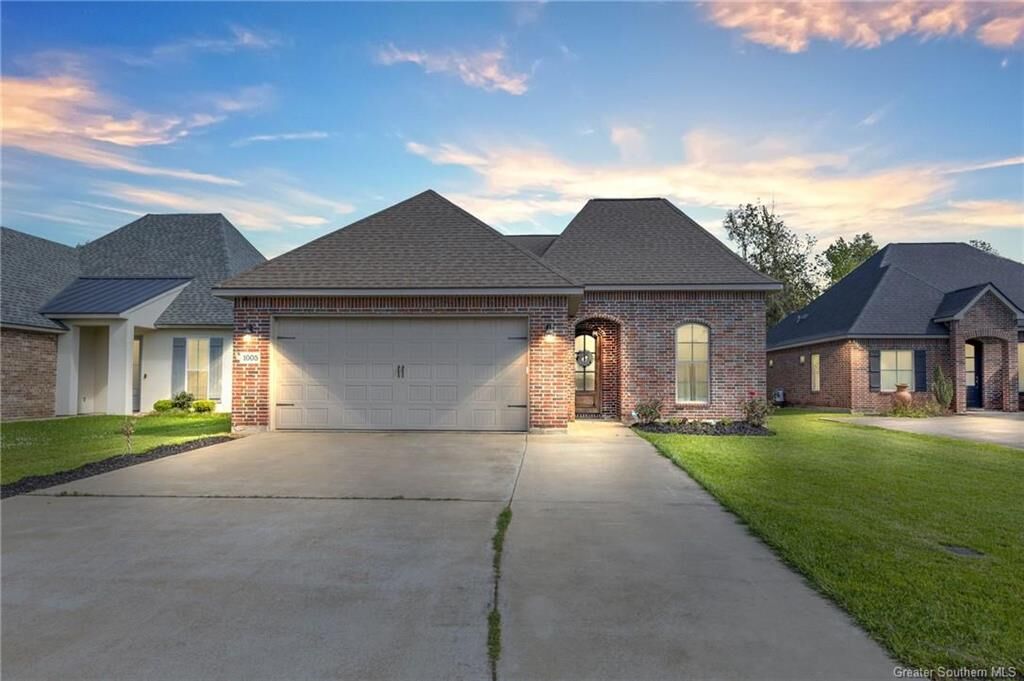 Property Photo: 1005 Michelle Drive LA 70663