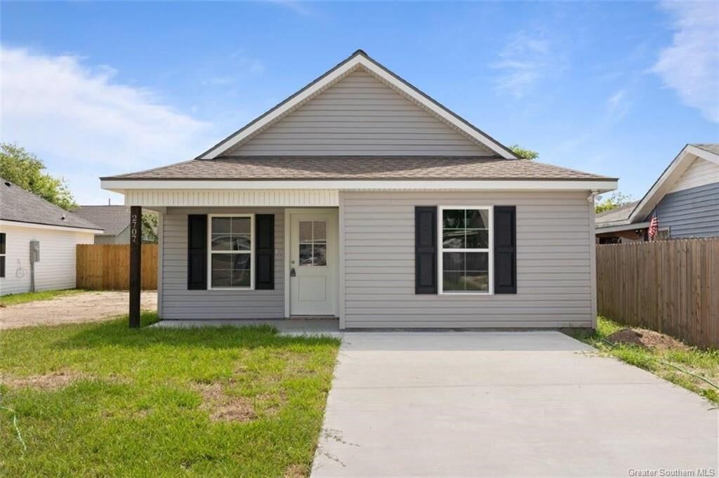 Property Photo: 817 13th Street LA 70601