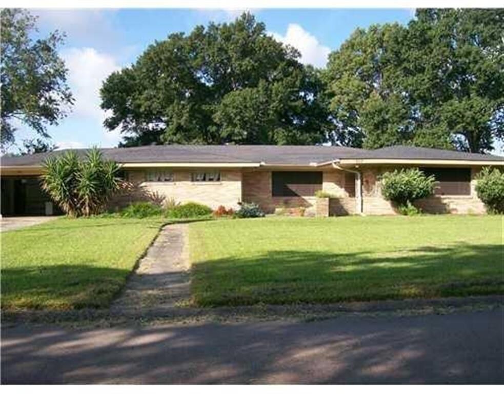 Property Photo: 507 Contour Drive LA 70605