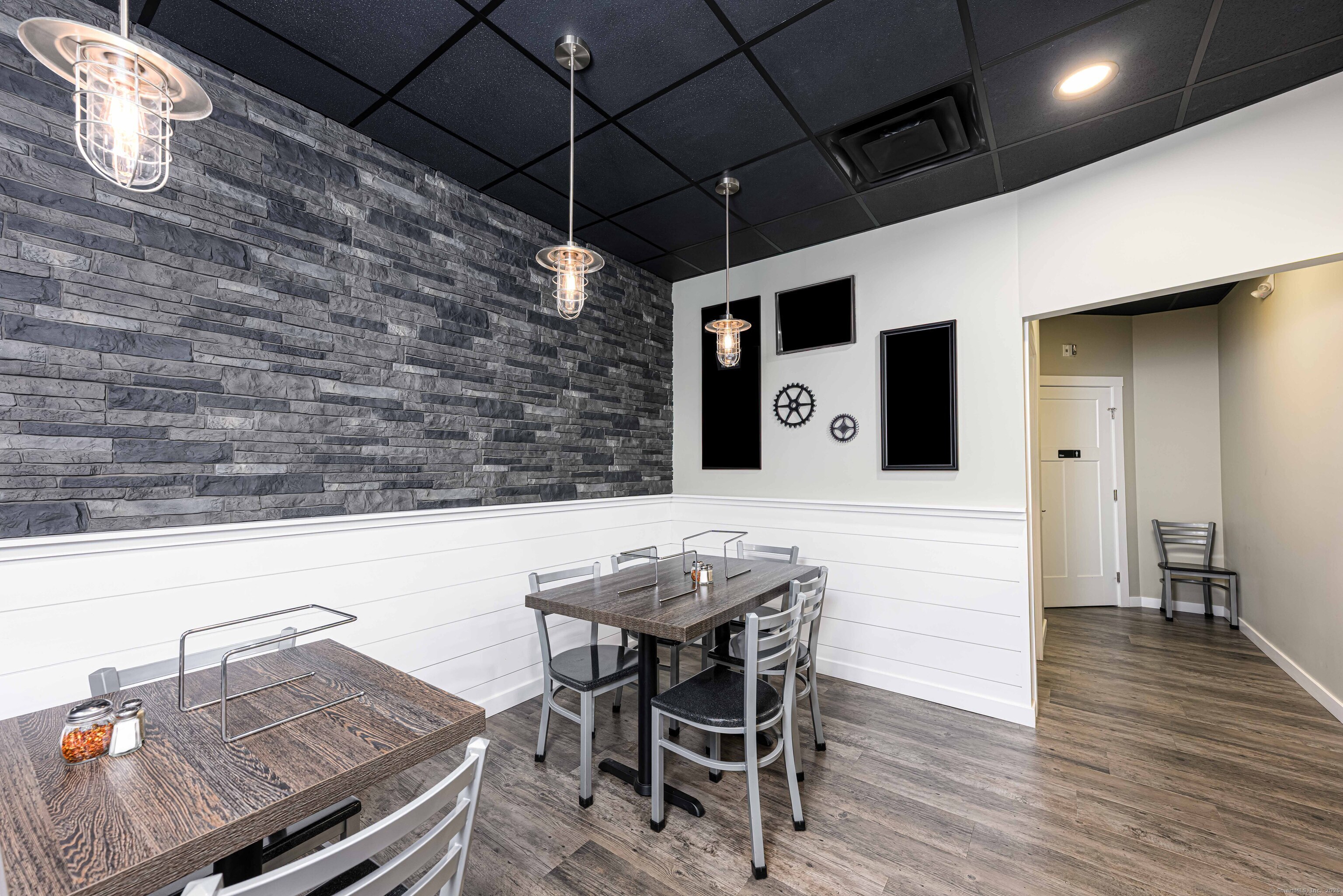 Property Photo: 00 Confidential CT 06472