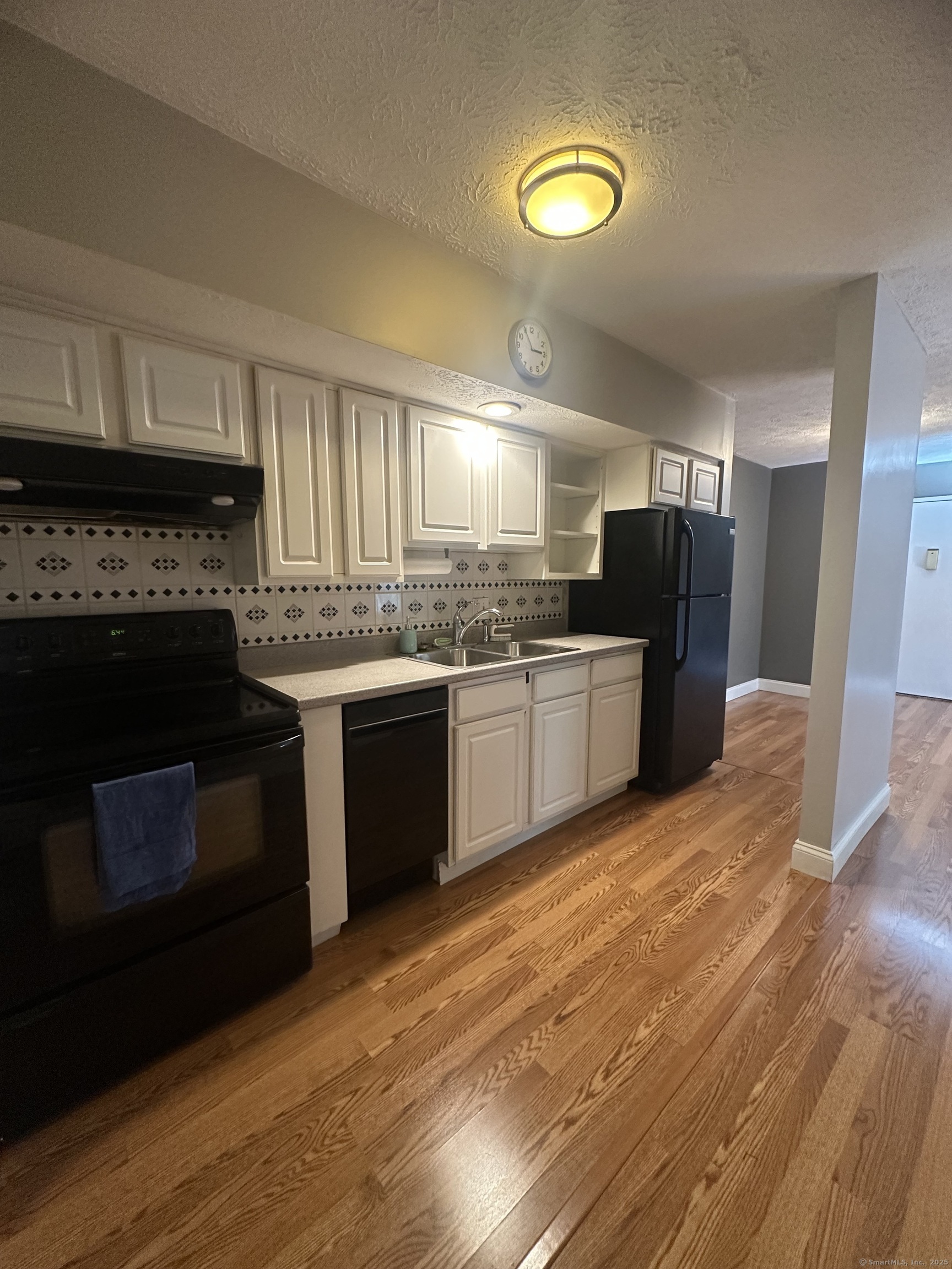 Property Photo:  65 Horse Pond Road Apt G  CT 06420 