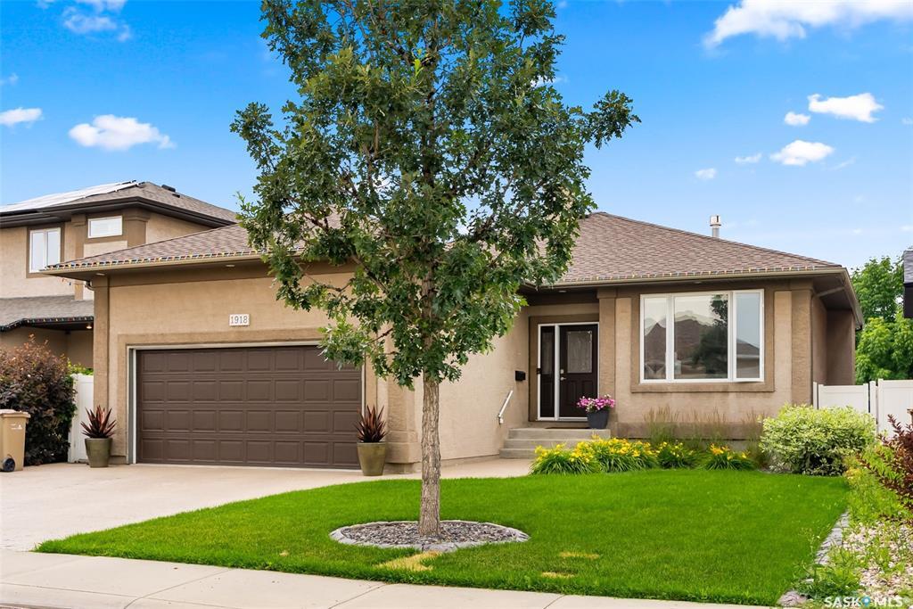 Property Photo:  1918 Dunnison Crescent E  SK S4V 0N8 