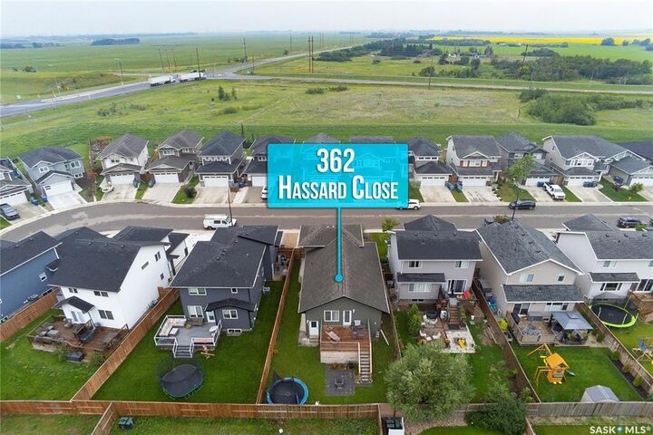 Property Photo: 362 Hassard Close SK S7L 4Y7