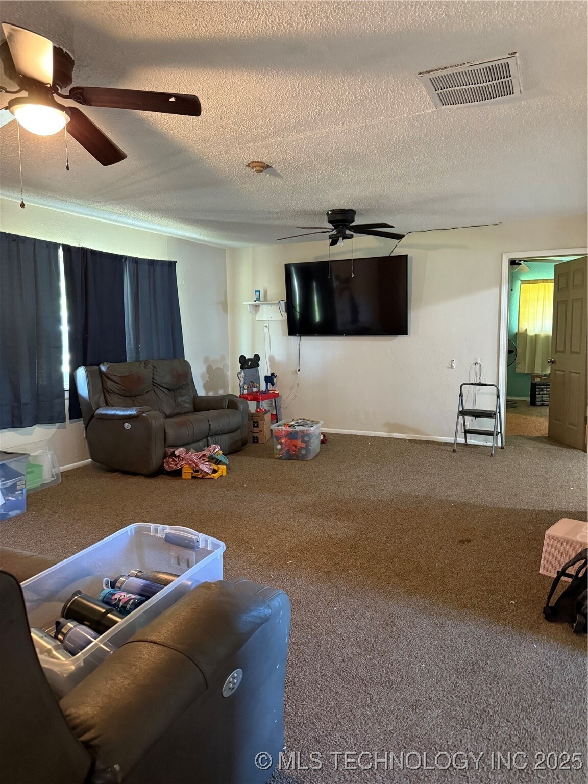 Property Photo:  303 W Elm Street  OK 74015 