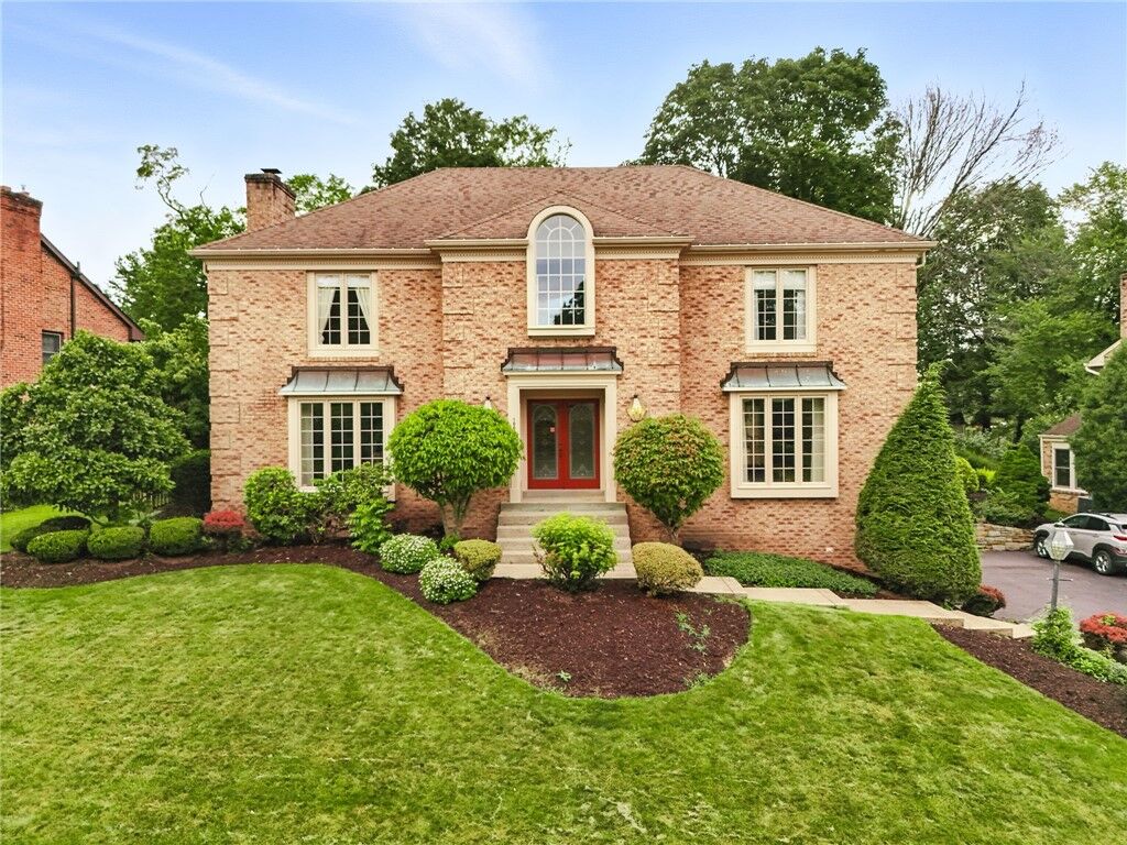 Property Photo:  1005 Tall Trees Dr  PA 15241