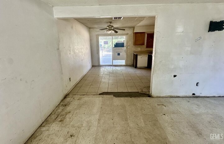 Property Photo: 3435 Moss Street CA 93312