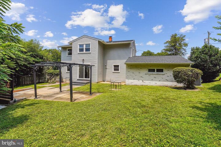 Property Photo:  8411 Berea Court  VA 22180 