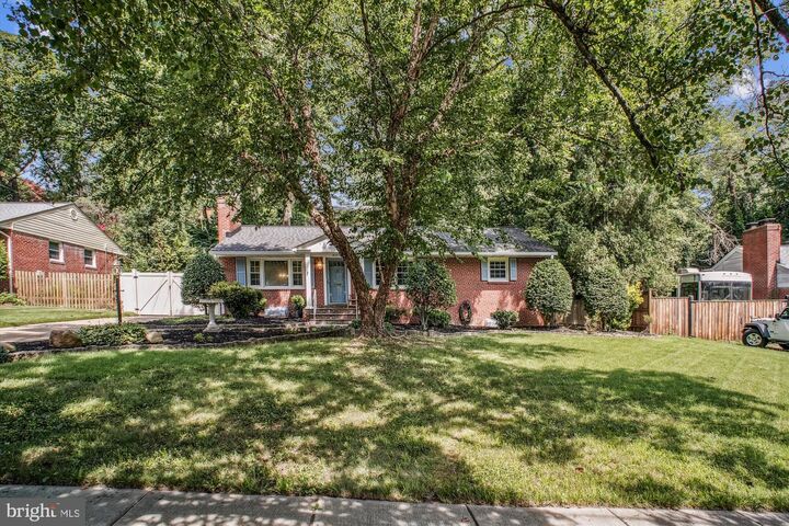 Property Photo: 6055 N Morgan Street VA 22312
