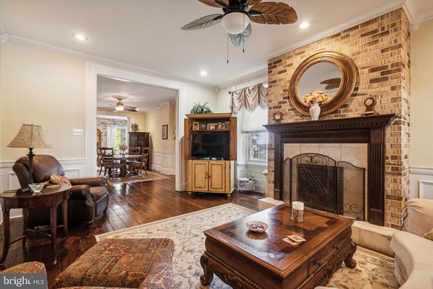 Property Photo:  375 Green Lane  PA 19128 