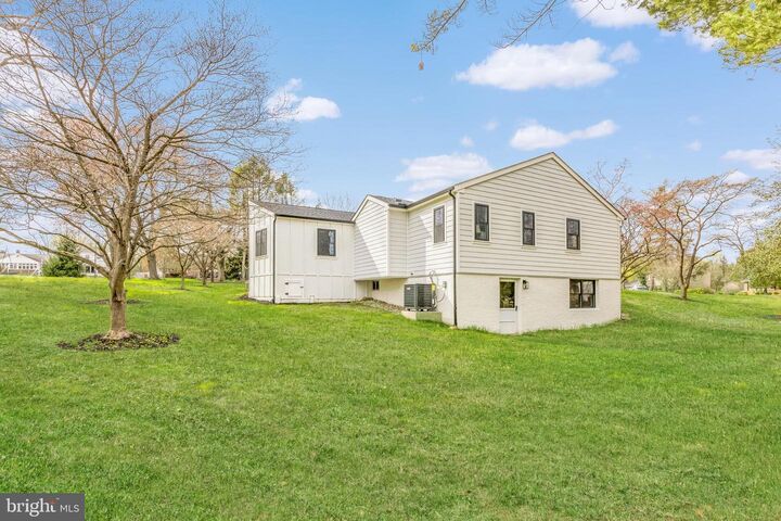 Property Photo: 605 Bowers Lane PA 19086